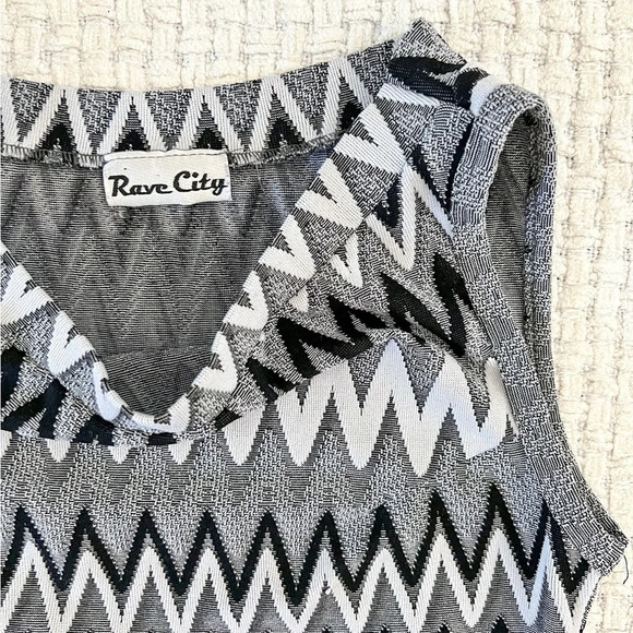 Vintage 90’s Rave City Sleeveless Top - Picture 2 of 5